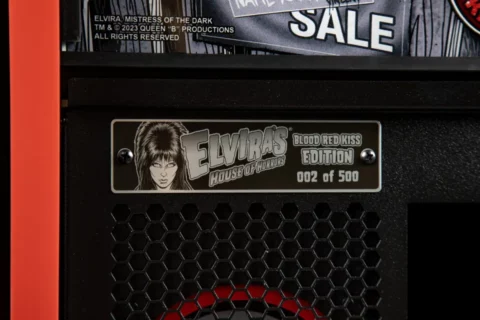 Elvira's house of horrors Red Blood Kiss