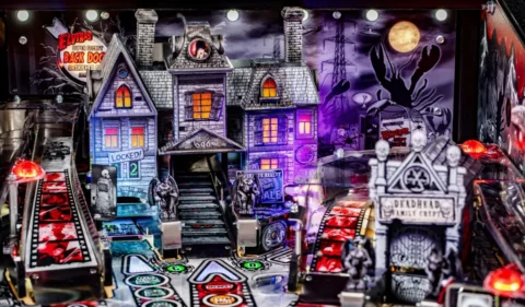 Elvira's house of horrors Red Blood Kiss – Image 16